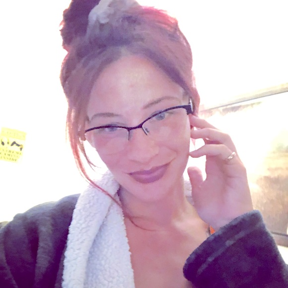 Iβm Elizabeth! Thank you for poshing π - Picture 1 of 1